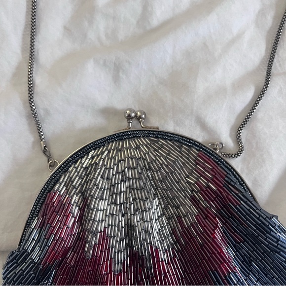 VINTAGE beaded CLAM shaped purse - Picture 8 of 10
